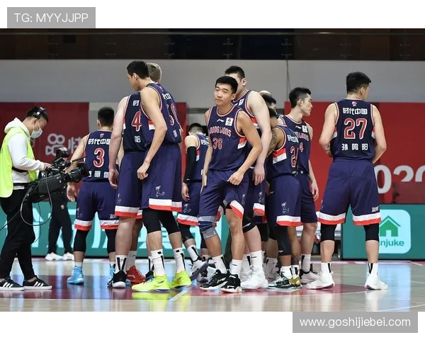 男篮世界杯中国男篮对阵菲律宾男篮精彩比赛回顾与分析